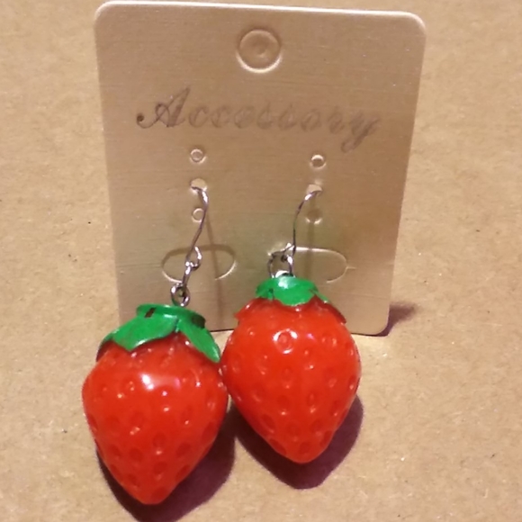 Jewelry - L👀👀K Here $8 item